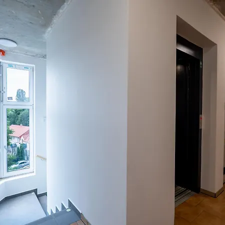 Brand New Penthouse #34 Near Center With Free Parking * Praag